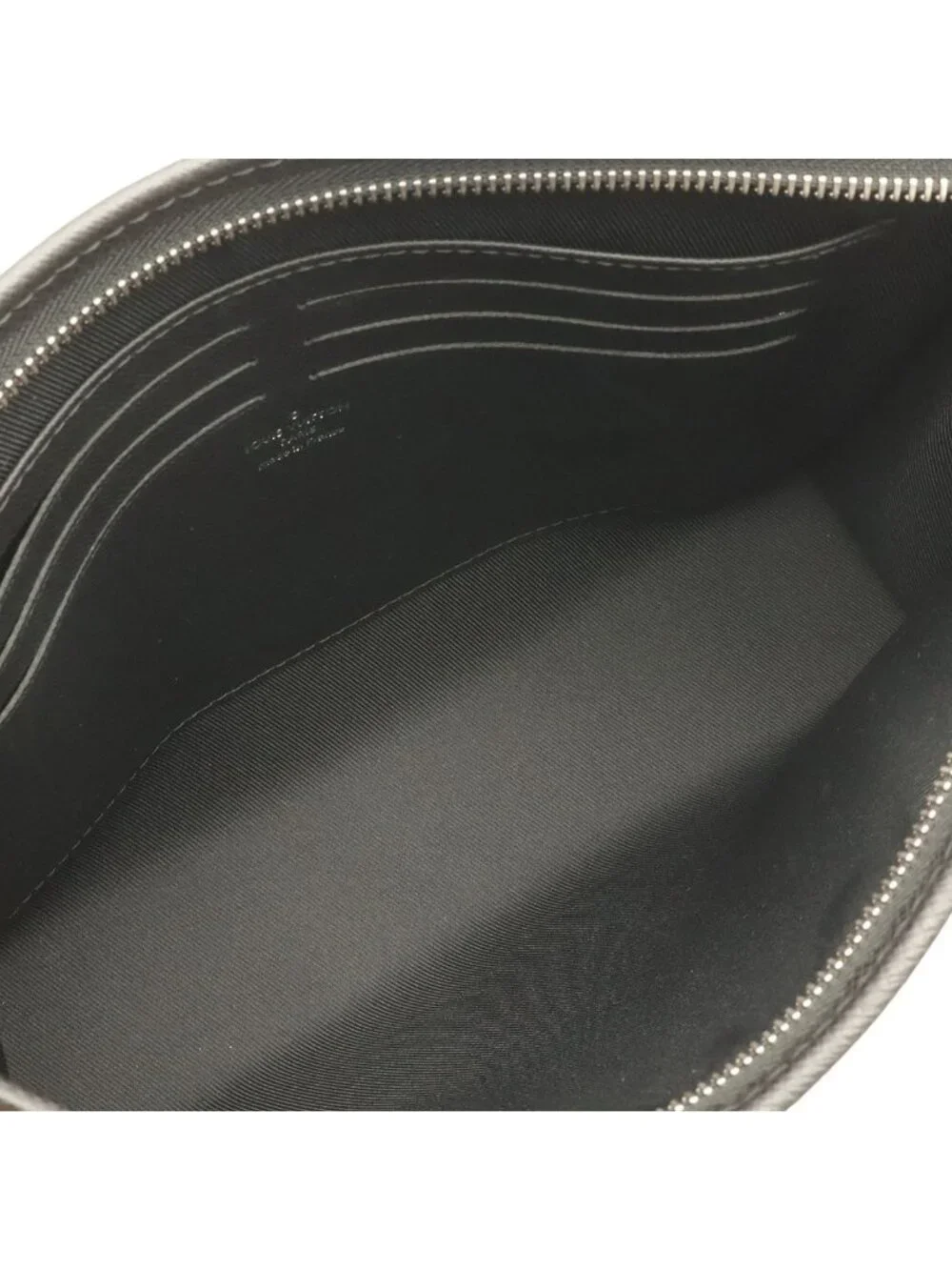 Louis Vuitton Taiga Pochette Voyage MM Clutch Calfskin Noir Black